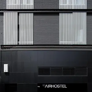 Airhostel Barcelona Airport 24h Хостел